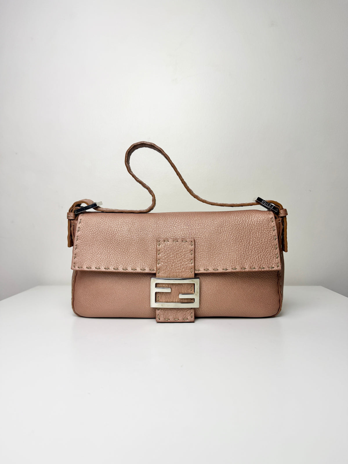 Fendi Baguette Selleria – Pink