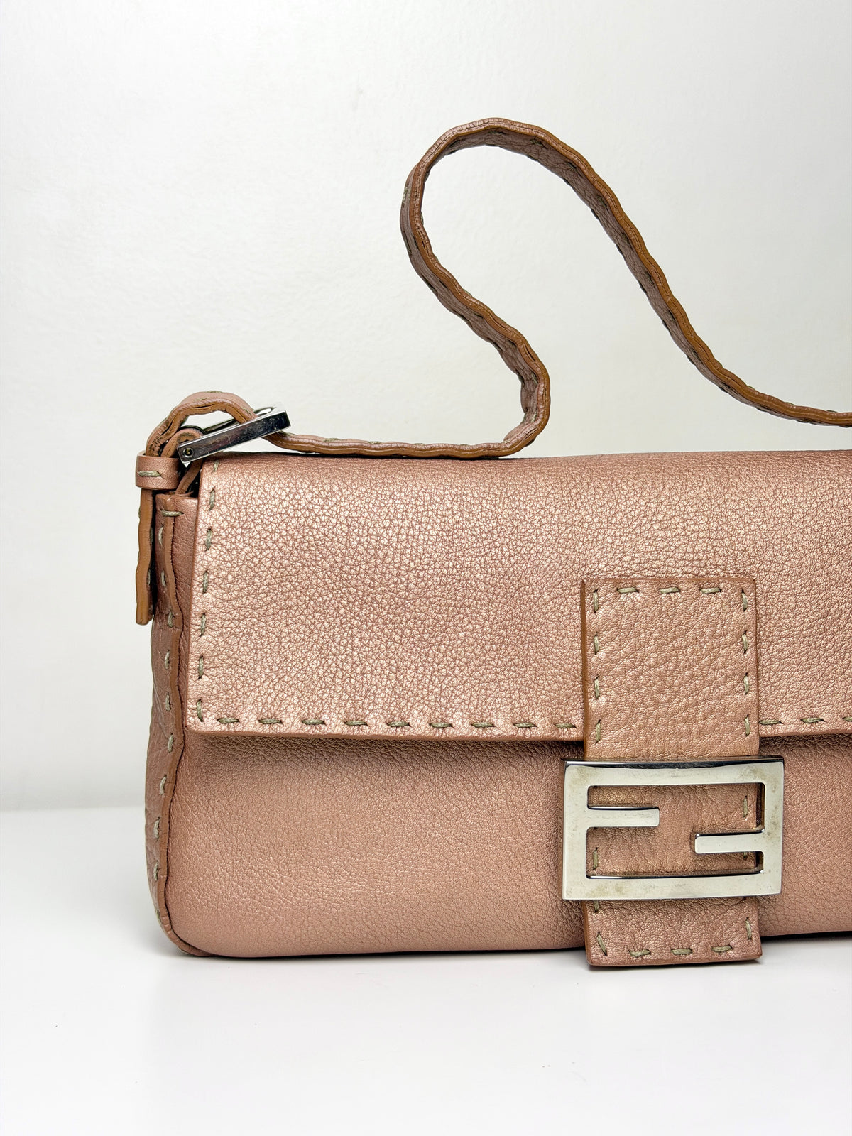 Fendi Baguette Selleria – Pink