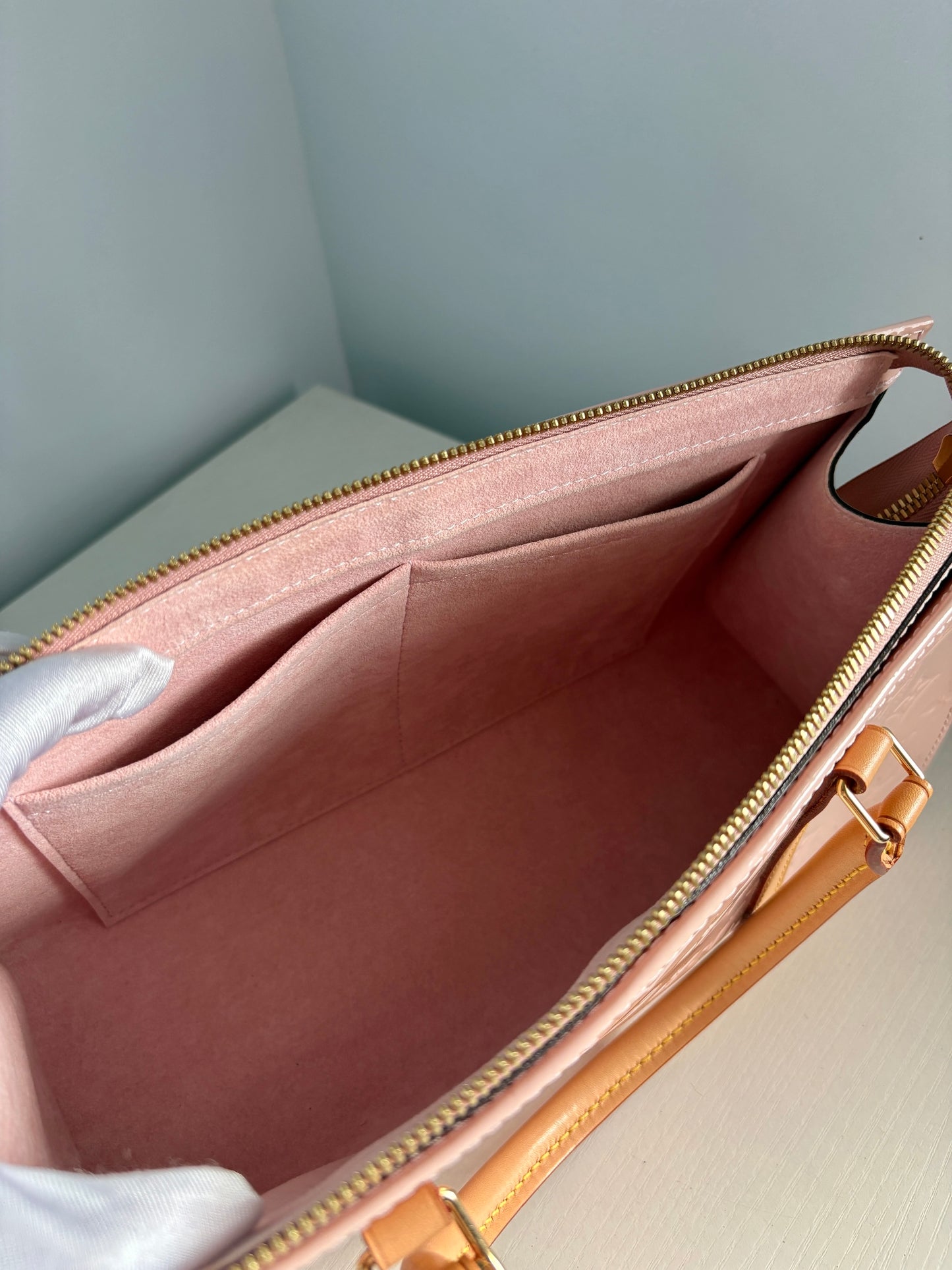 Louis Vuitton Vernis Neo Triangle Rose Ballerine Handbag