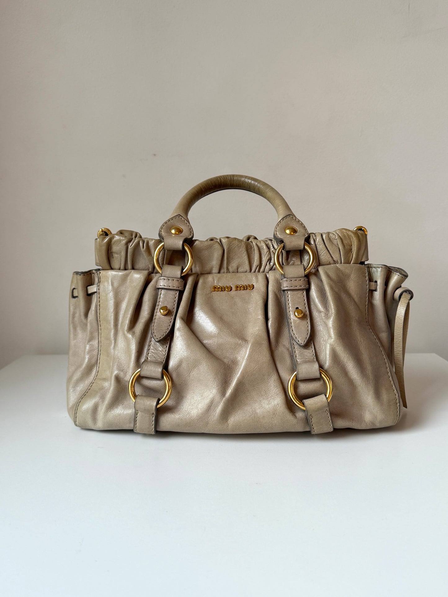 AVAILBLE | Miu Miu Vitello Lux 2-Way Leather Handbag – Light Grey