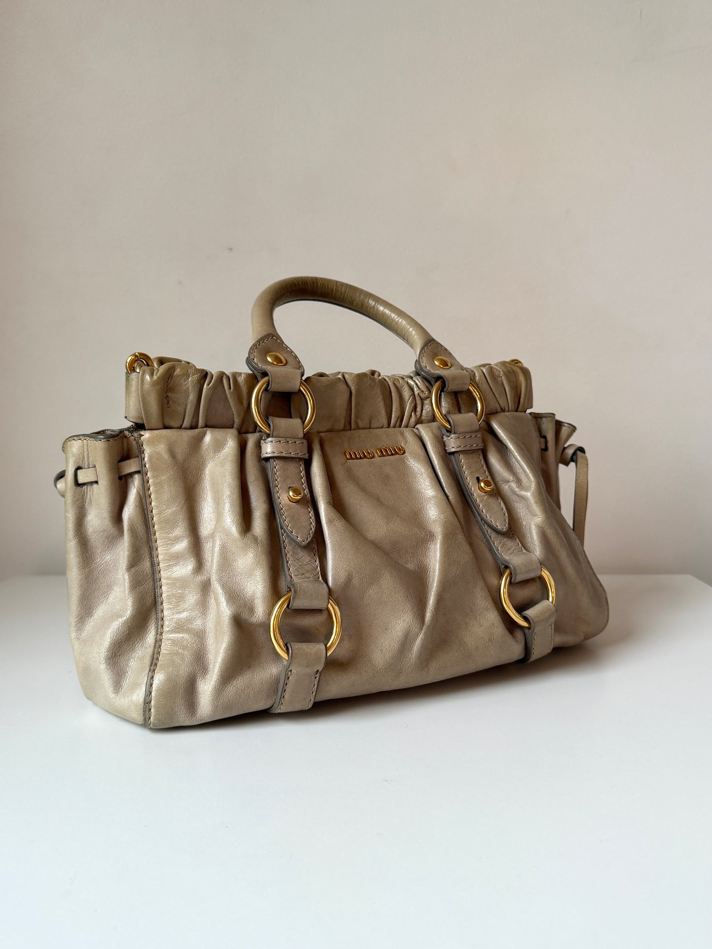 AVAILBLE | Miu Miu Vitello Lux 2-Way Leather Handbag – Light Grey