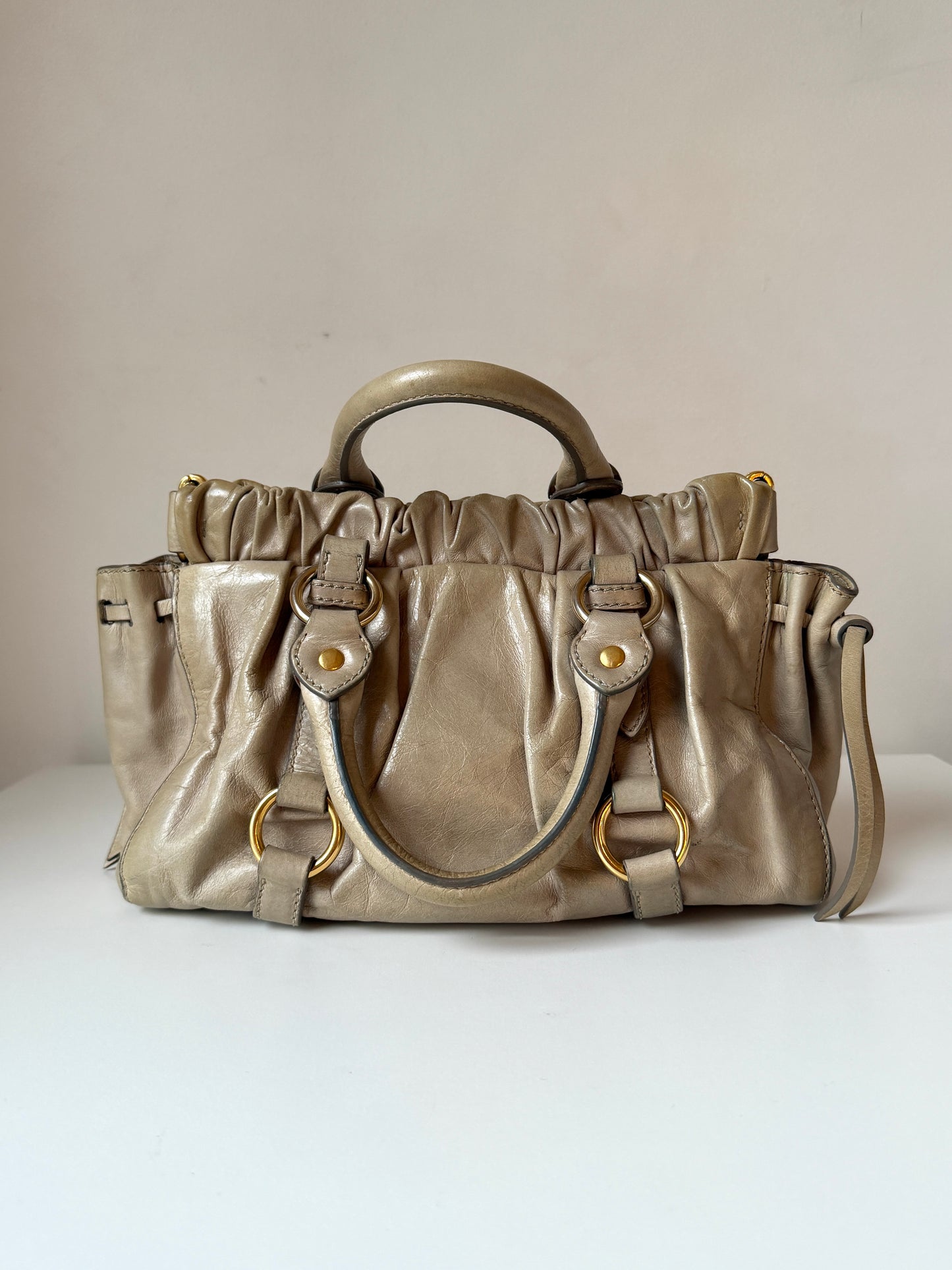 AVAILBLE | Miu Miu Vitello Lux 2-Way Leather Handbag – Light Grey