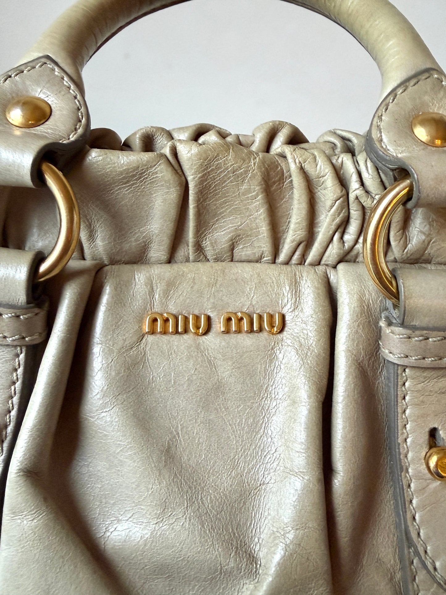 AVAILBLE | Miu Miu Vitello Lux 2-Way Leather Handbag – Light Grey